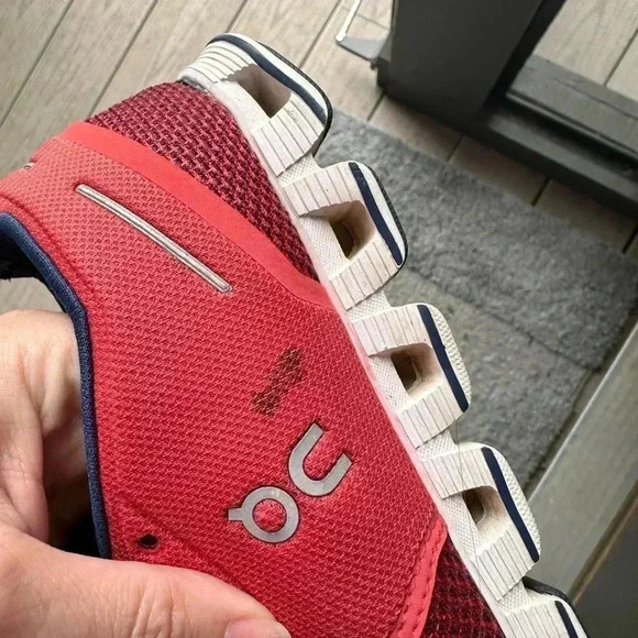 ON CLOUD Women’s Running Shoes - Picture 9 of 9